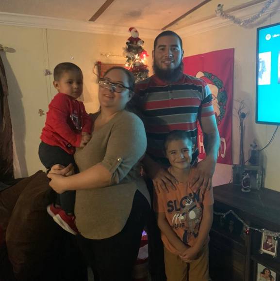 Profile Picture of Crystal Robledo (@crystalroble992) on Poshmark