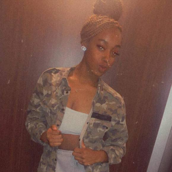 Profile Picture of Shontae Jones (@shontaej) on Poshmark