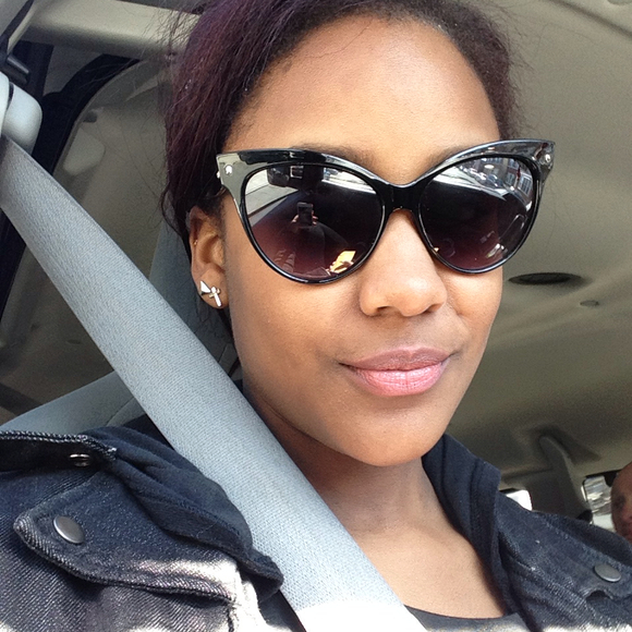 Profile Picture of Shanice Thomas (@chibishin) on Poshmark