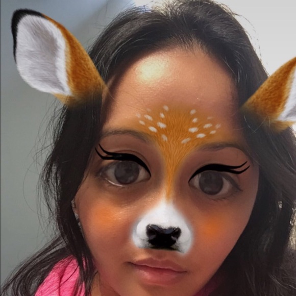 Profile Picture of Eimee Guzman (@eimee1000) on Poshmark