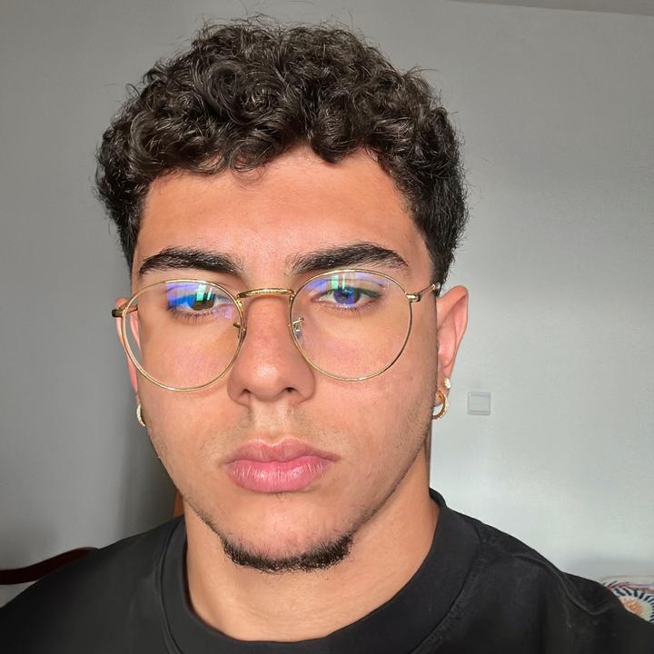 aaron - Tiktok Profile Picture of aaron (@aaronoda_) on Tiktok