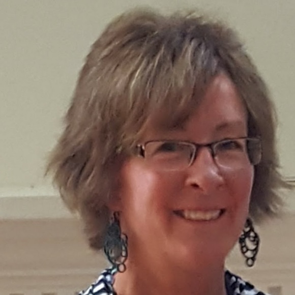 Profile Picture of Lynne Santerre (@lynnesanterre) on Poshmark