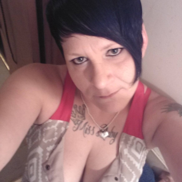 Profile Picture of Holly Ruby (@hollyruby) on Poshmark