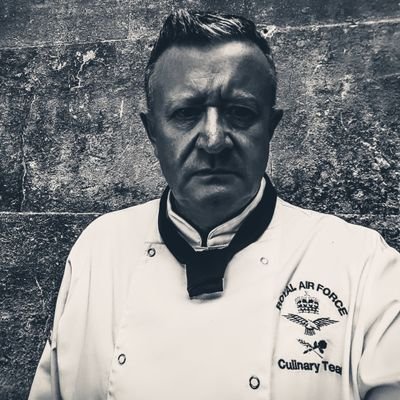 Profile Picture of Simon Jacobs (@SiJacobsChef) on Twitter