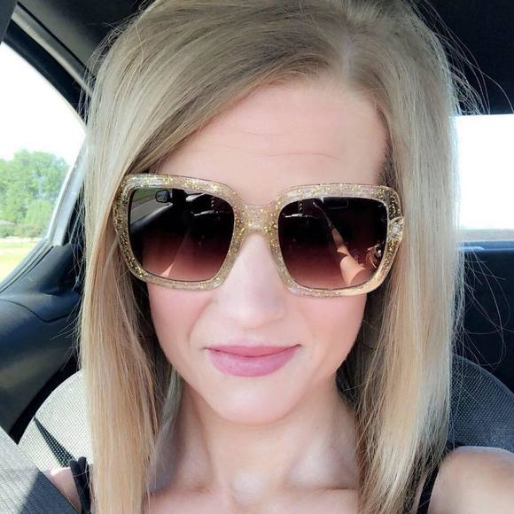 Profile Picture of Jessica Sartorius (@jesssar4) on Poshmark