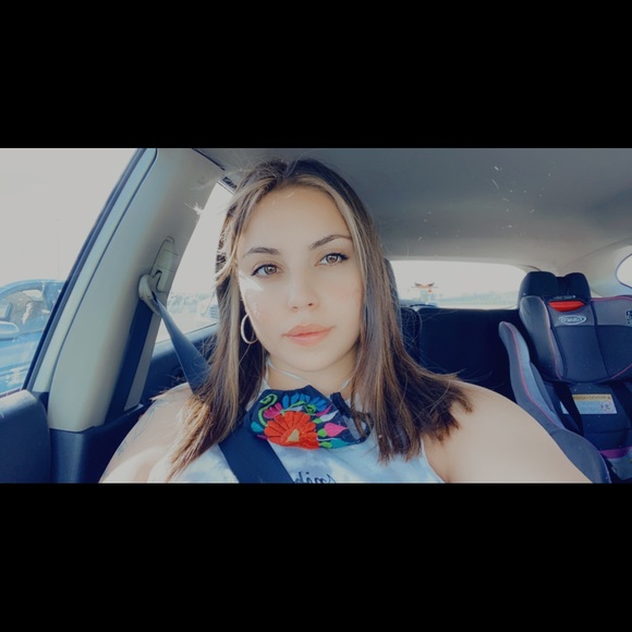 Profile Picture of Kristina Krummel (@kristinakrummel) on Poshmark