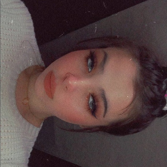 Sophia Grbac - Poshmark Profile Picture of Sophia Grbac (@sophiaggrbac) on Poshmark