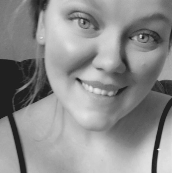 Profile Picture of Mickie Liebelt (@mynewstuff420) on Poshmark