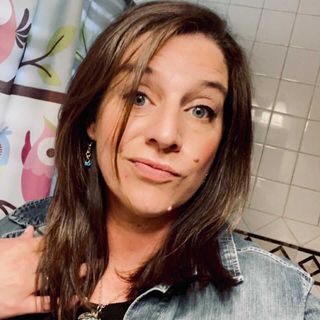 Profile Picture of Tracy (@tracy_reads79) on Instagram