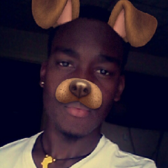 Profile Picture of Leo Hollywood (@hamteeh) on Poshmark