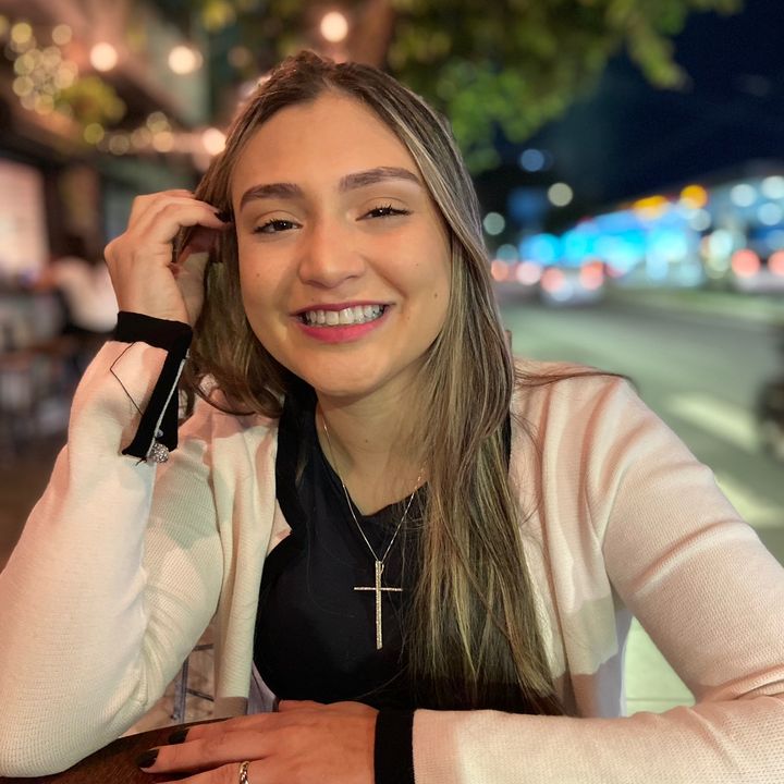 Profile Picture of Deborah Corrêa (@@debslov3) on Tiktok