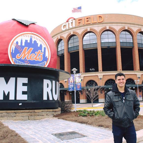 Profile Picture of Robert Wallo (@roberts_mets) on Poshmark