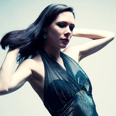 Profile Picture of Alison Park Douglas (@AParkDouglas) on Twitter