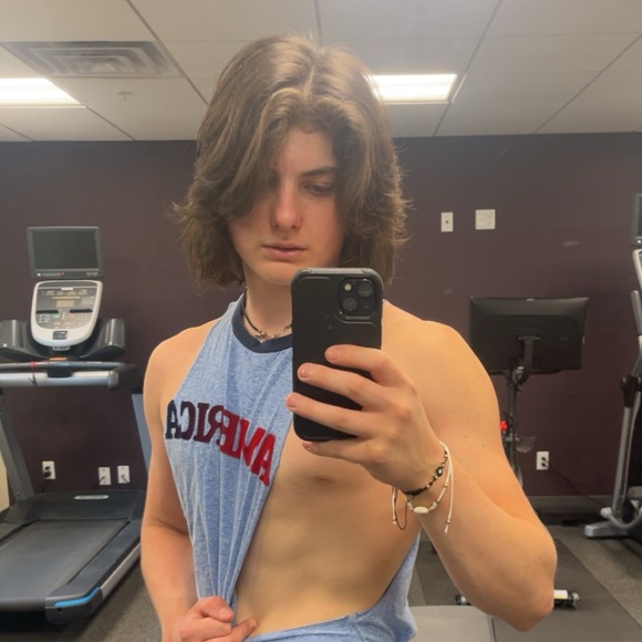 Profile Picture of Lachlan Mclean (@lachlan_mclean) on Poshmark