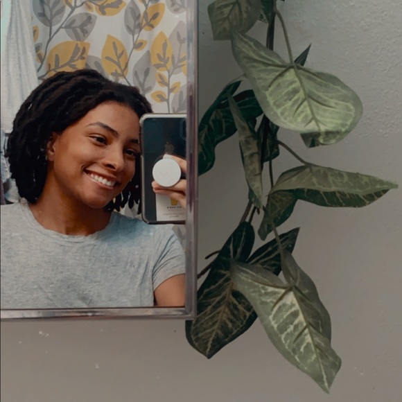 Profile Picture of Shakeria Reid (@keria_thrifts) on Poshmark