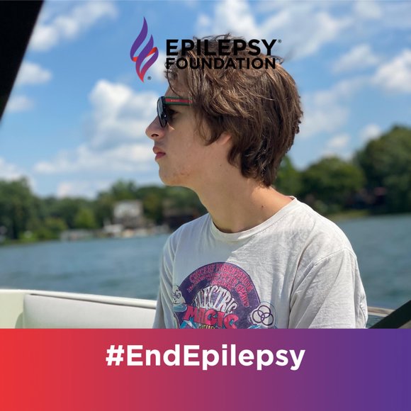 Profile Picture of Tiffany Gregart (@tgregart) on Poshmark