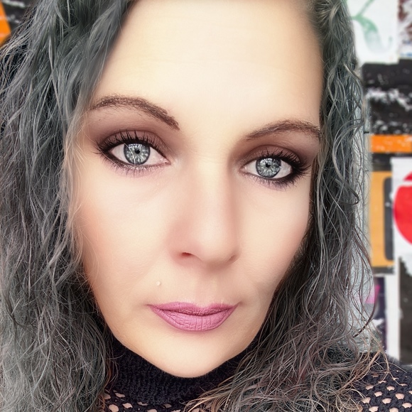 Profile Picture of Kristen Malachowski (@kristenmalachow) on Poshmark