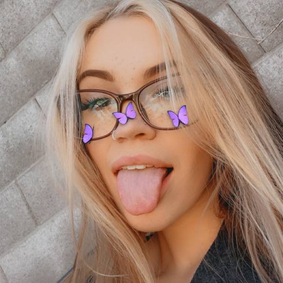 Profile Picture of Sierra Tadlock (@rarabug75) on Poshmark