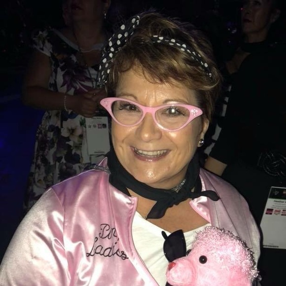 Profile Picture of Terrie Wright (@nursen_terrie) on Poshmark