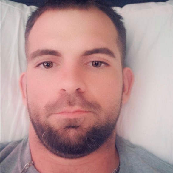 Profile Picture of Jeff Maxwell (@jeffmaxwell204) on Poshmark