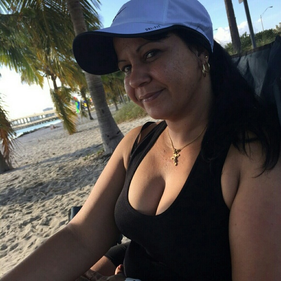 Profile Picture of Maribel Quintero (@maribel1982) on Poshmark