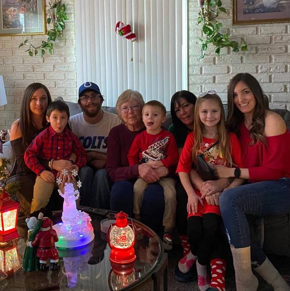 Profile Picture of Chelsea Maddle (@chelseamaddle27) on Poshmark