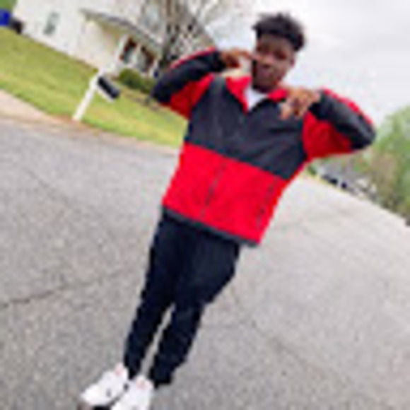 Profile Picture of Jordan Pough (@jpough748) on Poshmark