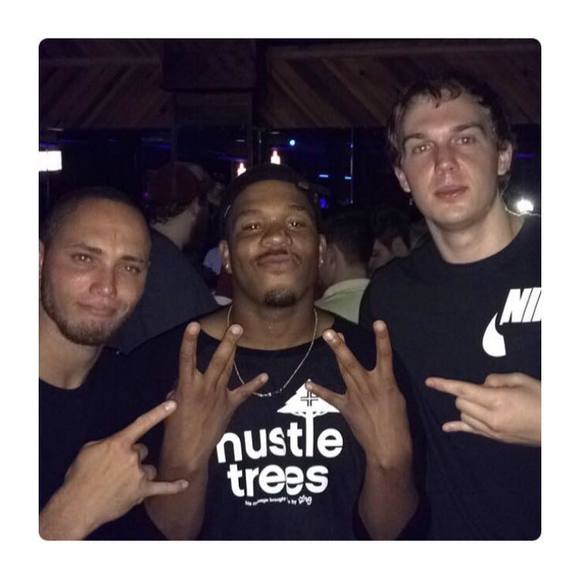 Profile Picture of Josh Barnard (@joshbarnard52) on Poshmark