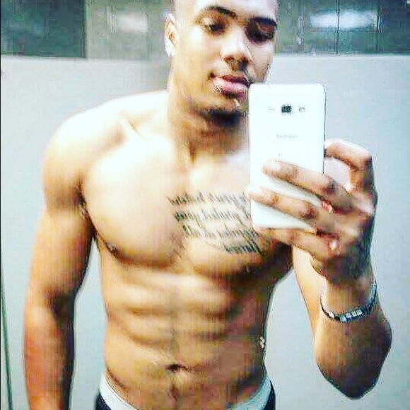 Profile Picture of Jay Manning (@wizz187) on Poshmark
