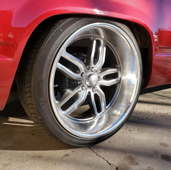 Profile Picture of Luis Cardenad (@cardenaluis32) on Poshmark