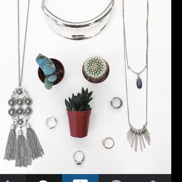 Profile Picture of Elizabeth Donner (@elizabethhh7) on Poshmark