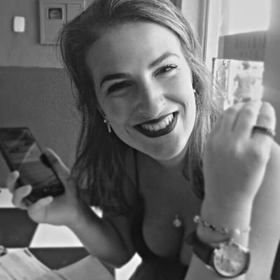 Profile Picture of Ana Paula  🌸 🍁 (@AnaPaulaBartz) on Twitter