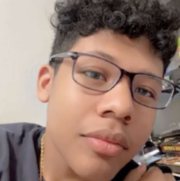 Profile Picture of Kevin Chin (@kevincschin) on Poshmark