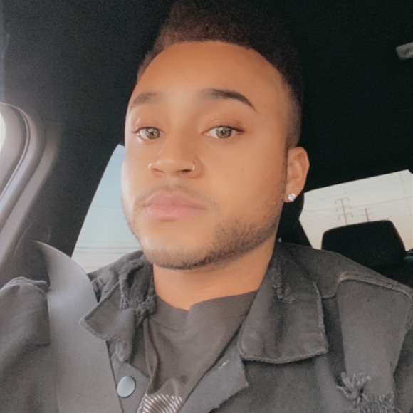 Profile Picture of Damonte Watson (@deemonte) on Poshmark
