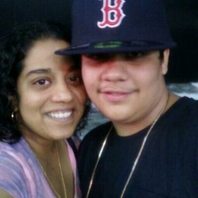 Profile Picture of Sharon Weldon (@gloworm2504) on Twitter