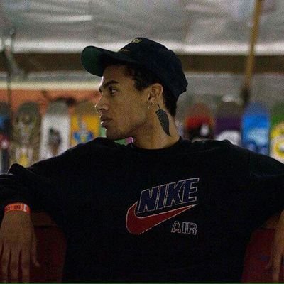Profile Picture of Richard Loves Bud (h (@093HOWDEN) on Twitter