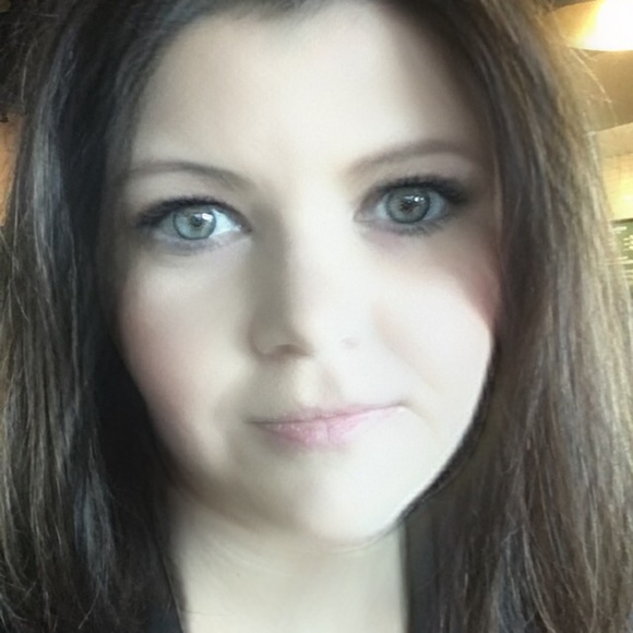 Profile Picture of Kelly Horry (@horry81) on Poshmark
