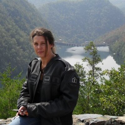 Profile Picture of Tabatha Freeman (@momischecking) on Twitter