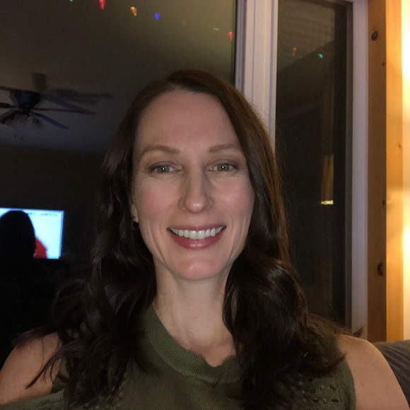 Profile Picture of Teri Mcgloin (@terimcgloin) on Poshmark