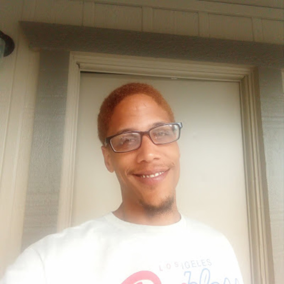 Profile Picture of Rayshawn Mccray (@rayshawnmccray) on Poshmark