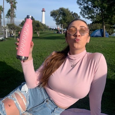 Profile Picture of Stefanie Clay (@clay_stefanie) on Twitter