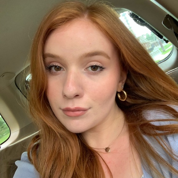 Profile Picture of Juliana Bonelli (@julianabonelli) on Poshmark