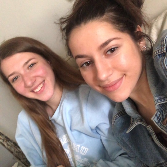 Faye Panagopoulos - Poshmark Profile Picture of Faye Panagopoulos (@fayepanag) on Poshmark