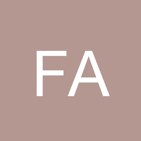 Profile Picture of Frances Alicea (@isfranny) on Poshmark