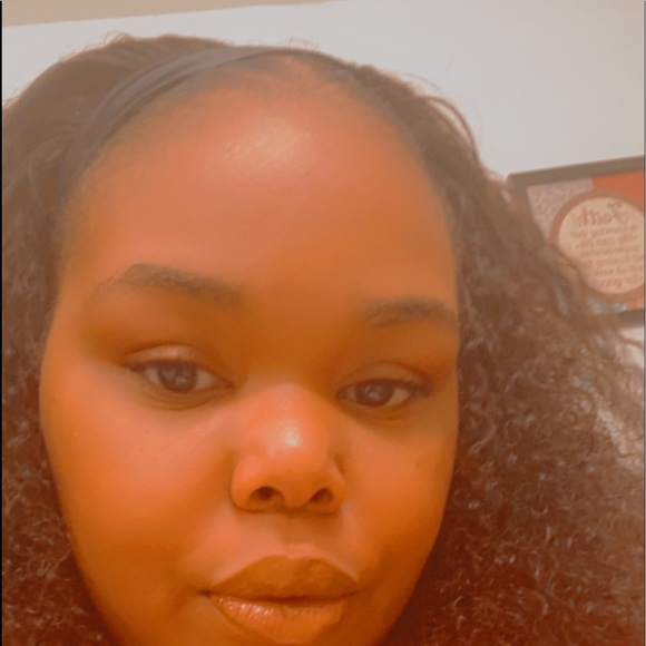 Profile Picture of Edlene Bouquet (@edlenebouquet) on Poshmark