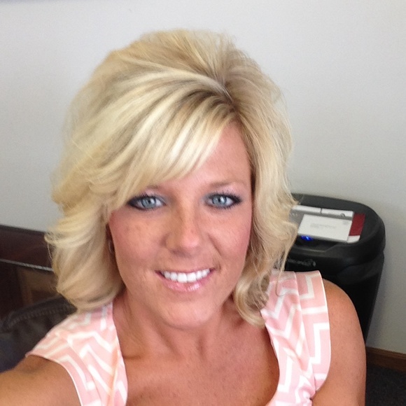 Profile Picture of Kayla Slusher (@kslusher12) on Poshmark