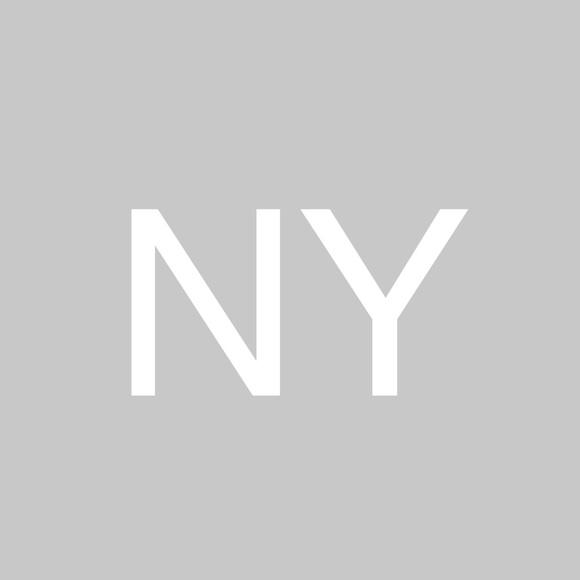 Profile Picture of Nyamekye Yeboahafari (@nyamekyey) on Poshmark