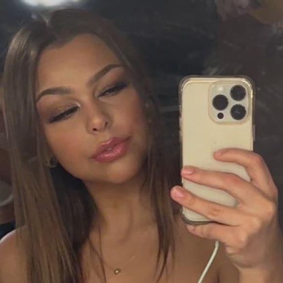 Profile Picture of Adriana Schellhase (@adrianaraquell) on Poshmark