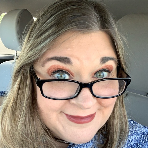 Profile Picture of Pamela Russell-short (@pamelars1900) on Poshmark