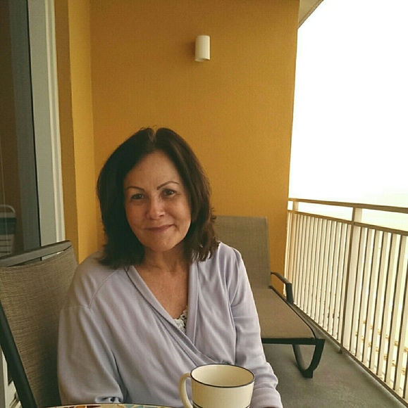 Profile Picture of Ann Castlen (@amctoc) on Poshmark